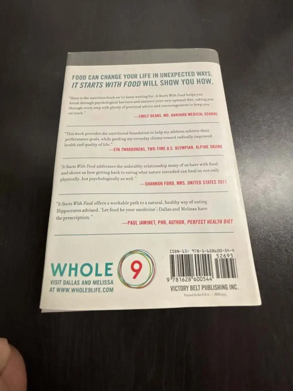 It Starts with Food: Discover the Whole30 and Change Your Life